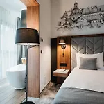 Garden Square 4*