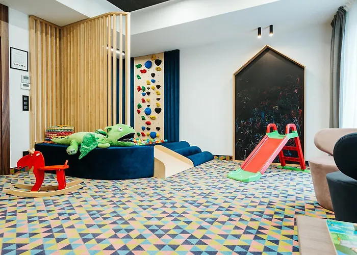 Garden Square Hotel 4*